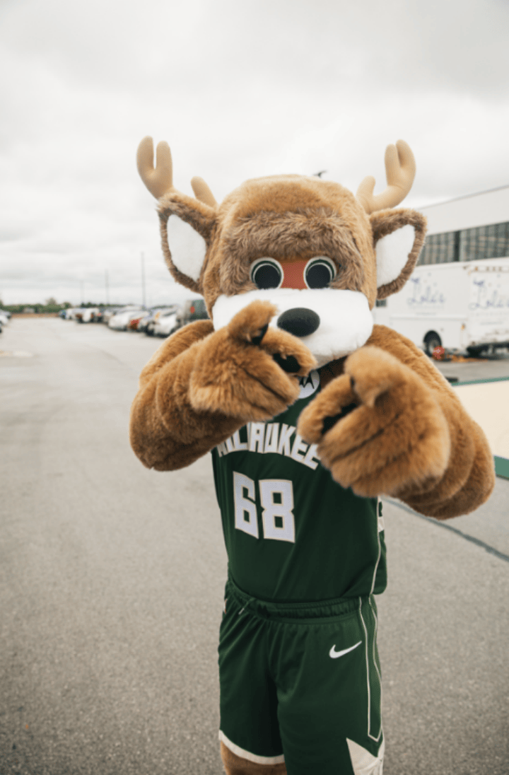 乐竞- 密尔沃基雄鹿队最新消息 